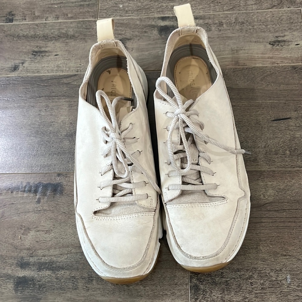 Tan Clark’s sneakers size 8.5